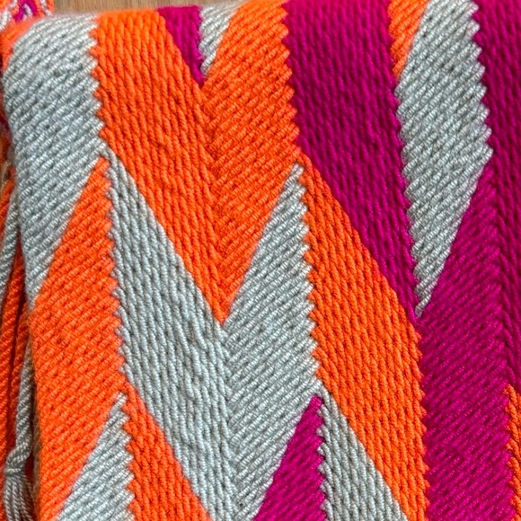 ⚡️Mega Sale⚡️Vibrant handwoven clutch with fringes and strap - Picture 3 of 12